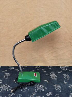 库存老式台灯怀旧老物件绿色桌面老灯具复古装饰收藏老铁灯摆件