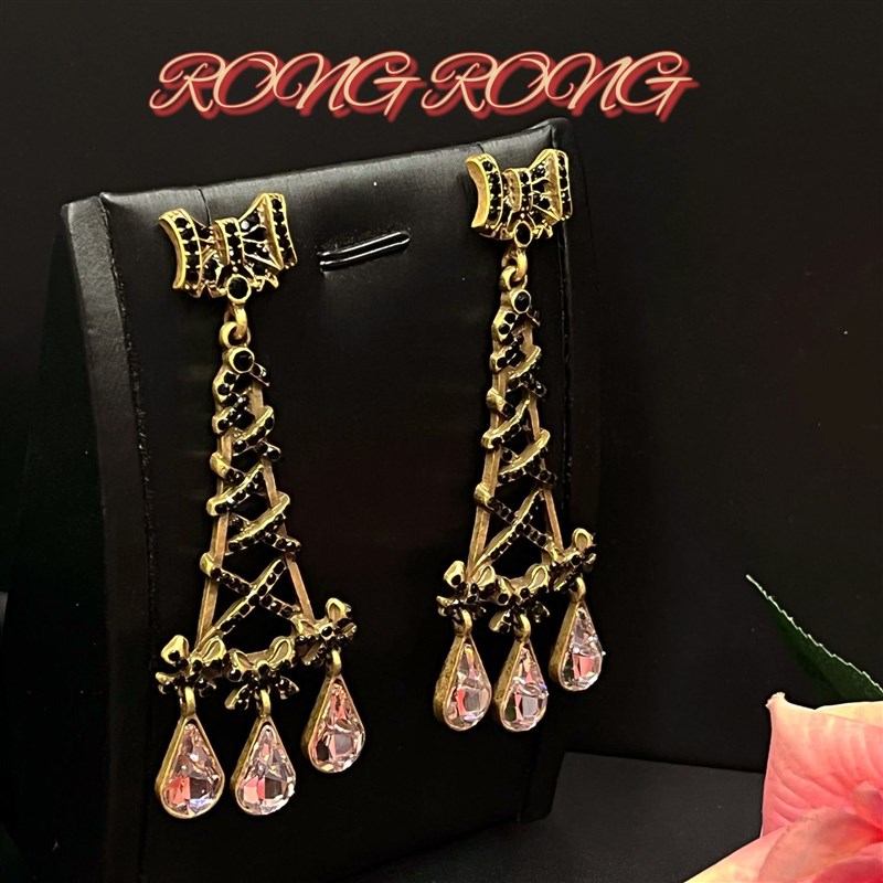 青岛中古时尚轻奢埃菲尔铁塔镶钻B耳坠欧美夸张蝴蝶结梦幻铁塔耳