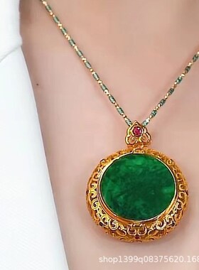新款圆盘大气吊坠项链女平安无事C山水牌满绿辣椒绿配防过敏链妈