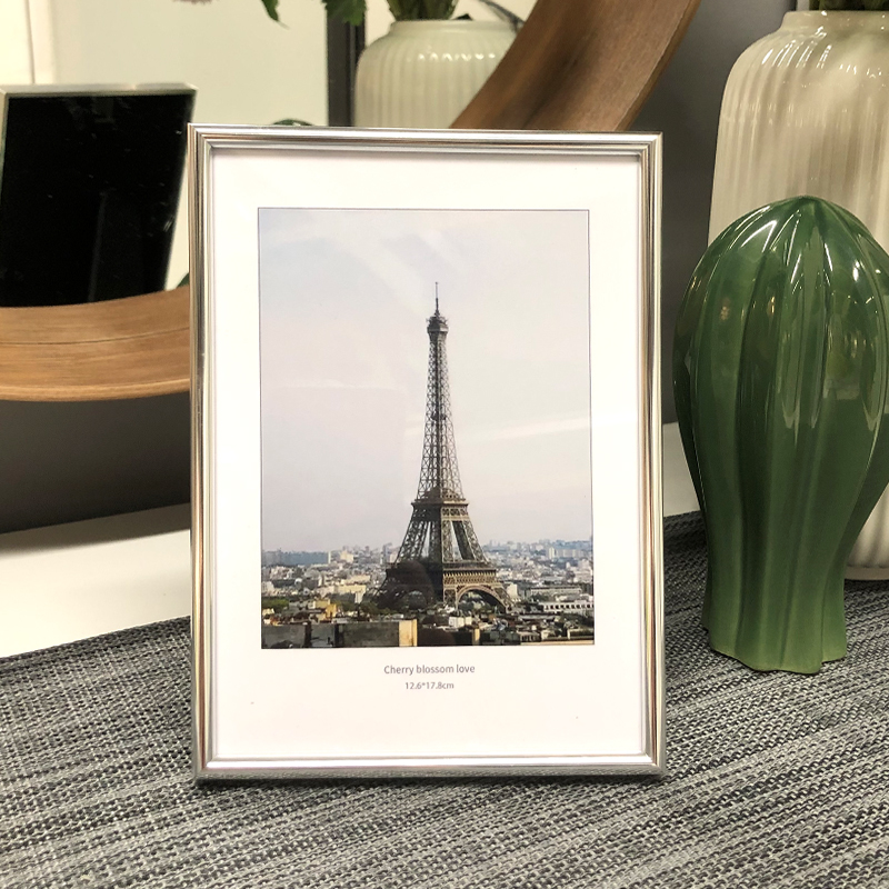 简约银色相框摆台 轻奢寸7寸8寸卧室金属婚纱照片框免费打印