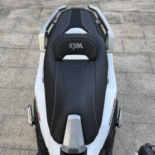 适用SYM三阳哈士奇150改装座垫 ADV150舒适坐垫总成 柔软腰靠降低
