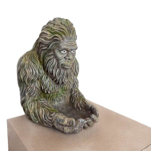 跨境创意Bigfoot bird feeder大脚怪喂鸟器家居装饰品庭院挂件