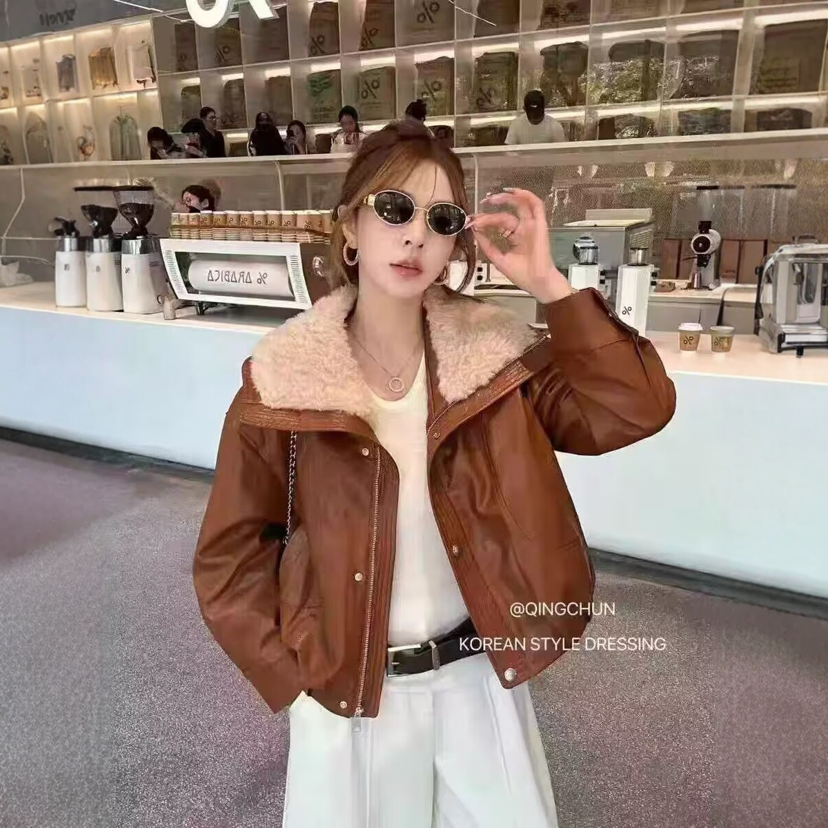 羊羔毛拼接大翻领防兔毛