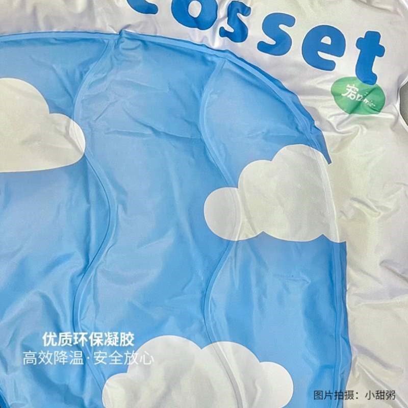 用猫咪冰垫睡觉夏季冰窝狗狗降温睡垫热耐咬宠物