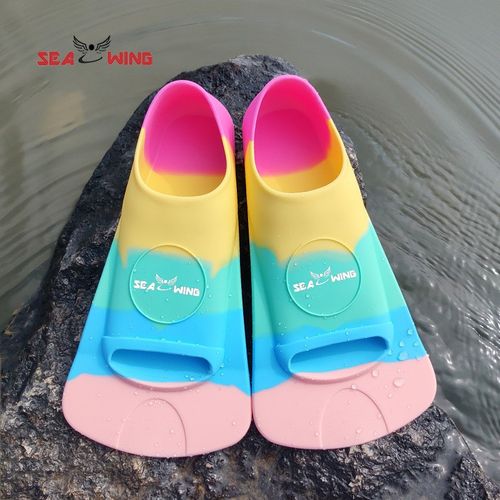 游泳脚蹼男女自由泳蛙泳硅胶短脚蹼成人儿童专业轻便潜水训练脚板