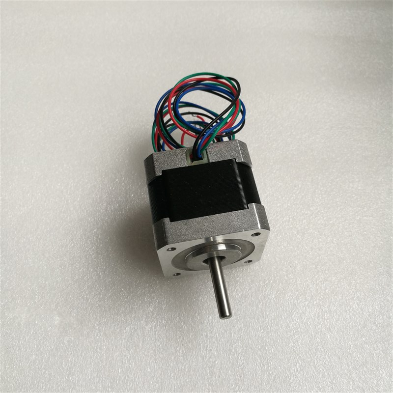 Nema 17型 0.9度步距角电机 42MM电机,机身40 二相四线 0.9度