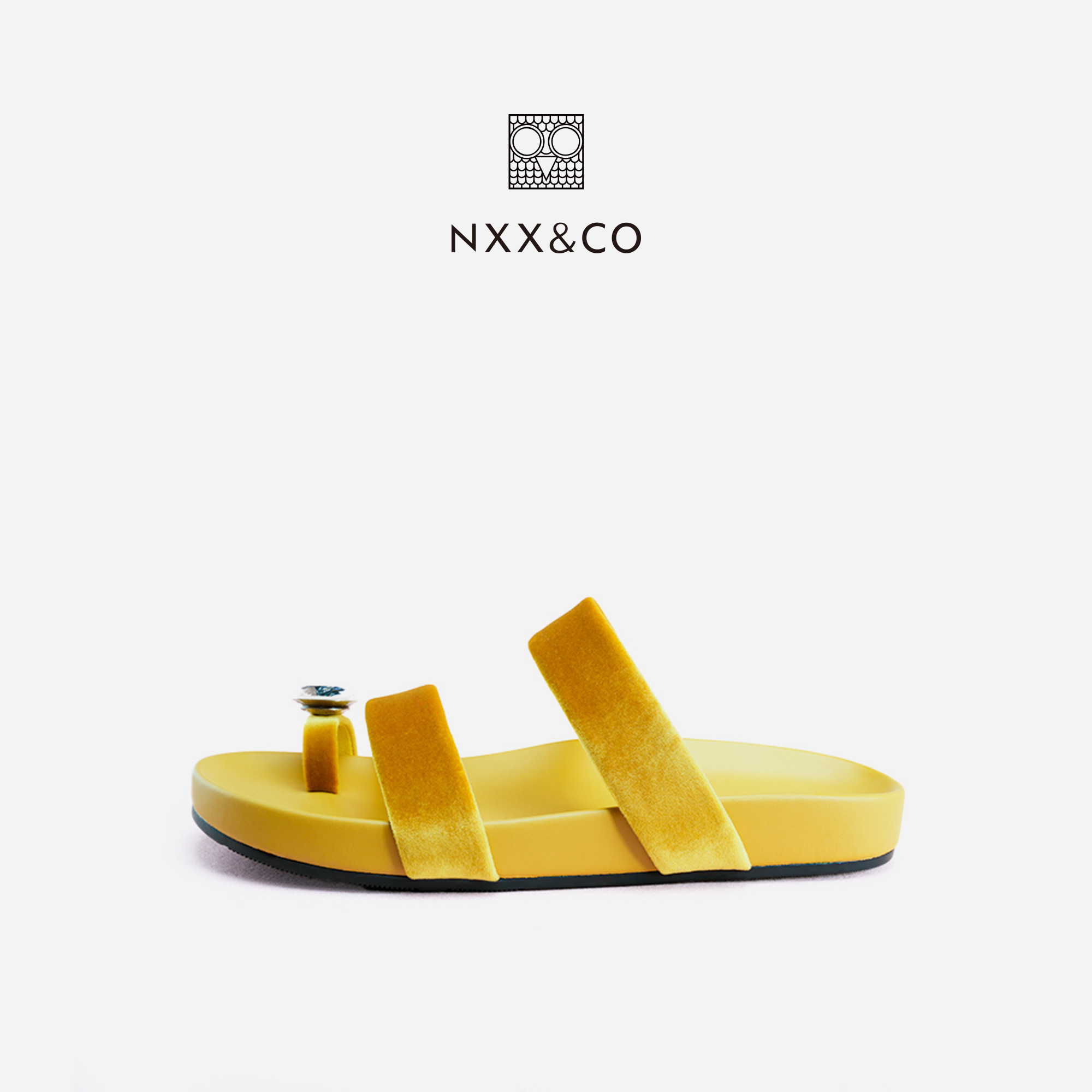NXX&CO2026年夏季新款方形水钻套趾拖鞋女夏外穿平底休闲凉鞋