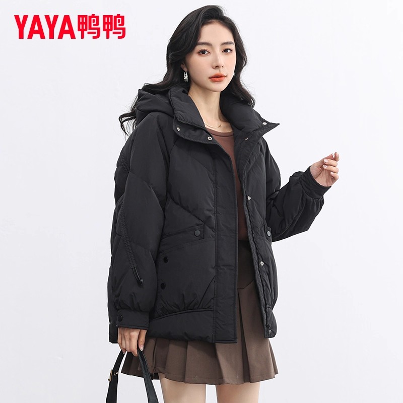 鸭鸭品牌时尚连帽羽绒服