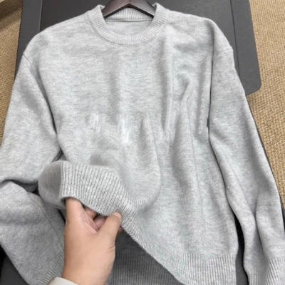 浅灰色圆领毛衣男款秋冬季针织衫