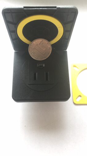 IP54防水 工业插座 美标3孔10A 带盖黑色美式插座15A 125V 美国标