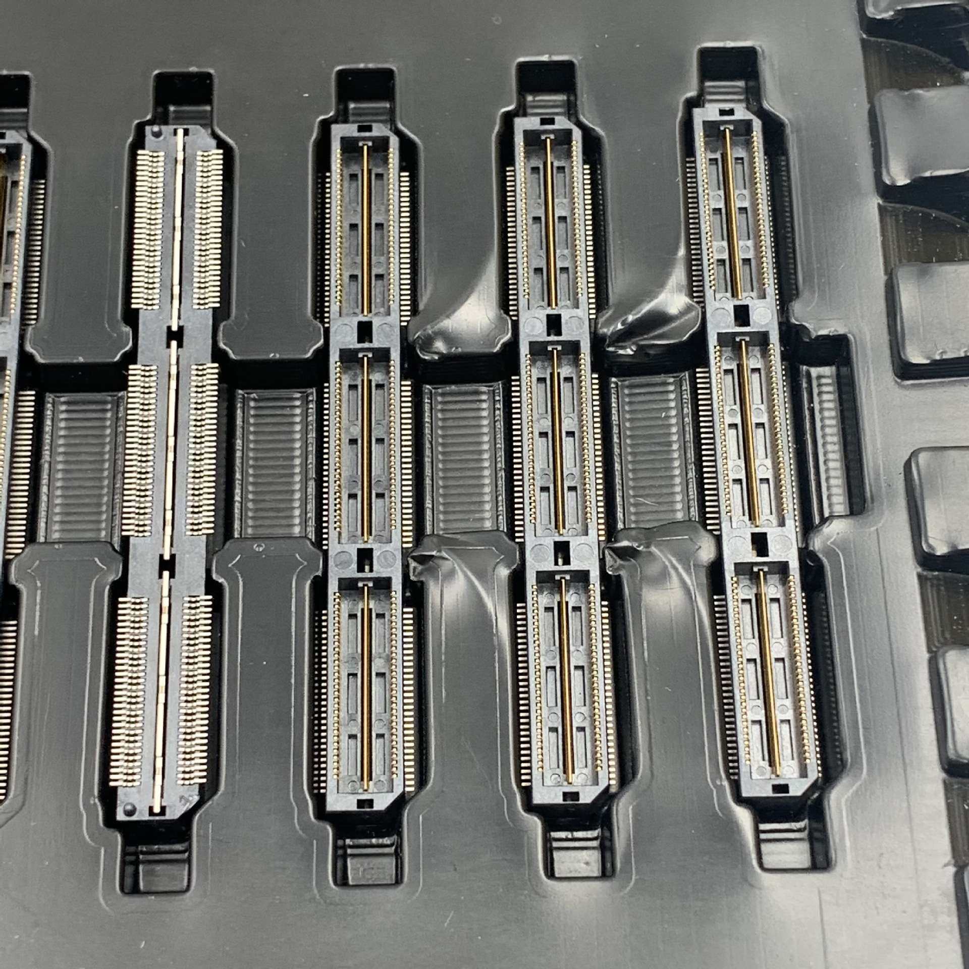 QTH-090-01-L-D-A  QSH-090-01-L-D-A 申泰SAMTEC 板对板连接器