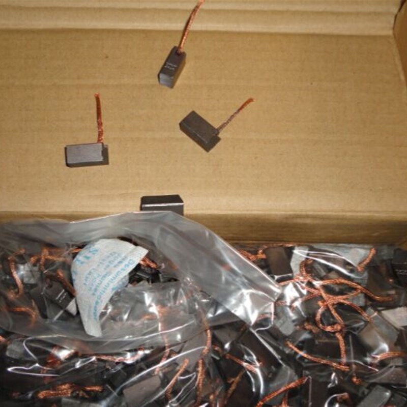 实体厂家  质量保证巴士汽车暖风机碳刷 8X10X19MM