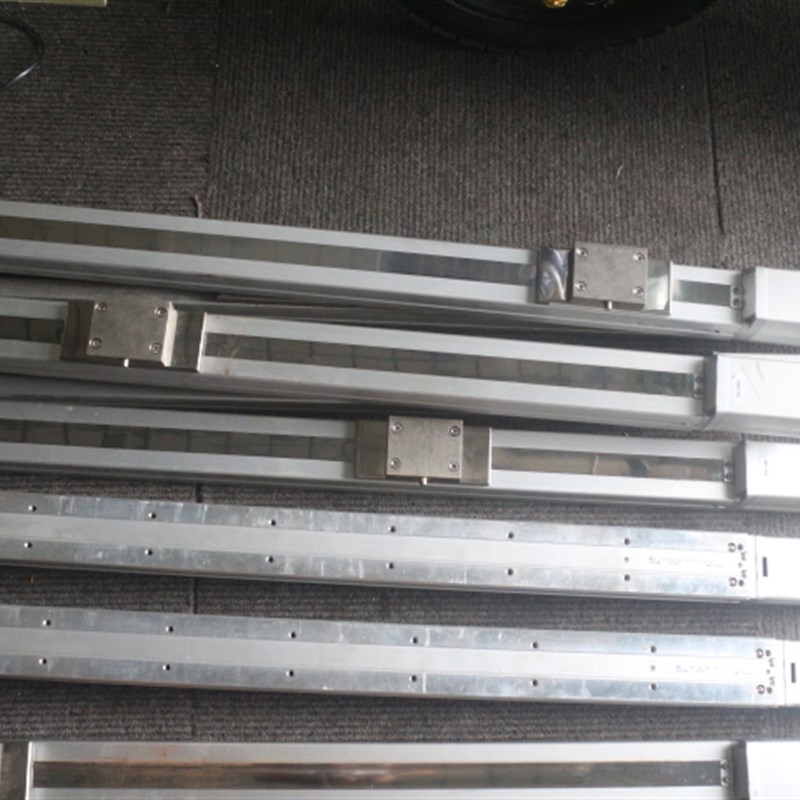 九成新!IAI直线滑台模组 带42步进电机 有效行程600mm