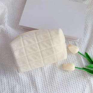 Cute Plush Makeup Bag for Women Portable MTravel Small Cosme