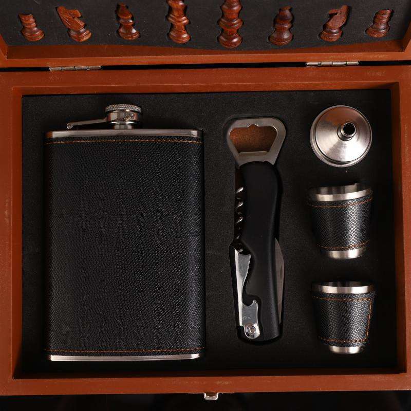 厂家供应不锈钢酒具套装户外便携式30ml小酒杯8盎司酒壶组合套装