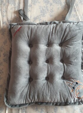 冬季毛绒保暖儿童坐垫中小学生教室方形凳子椅子垫学校坐.垫35CM