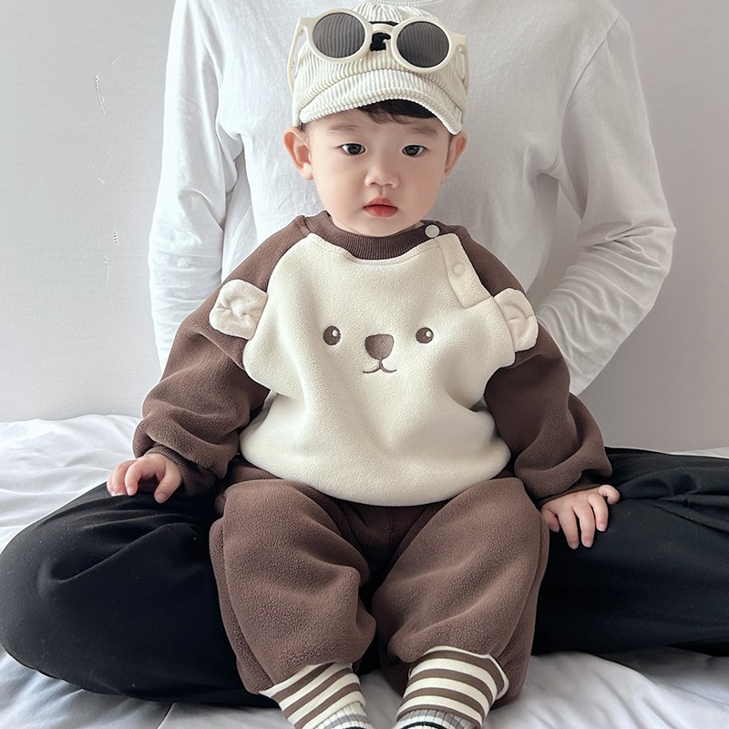 男宝宝衣服加绒卫衣秋冬款新款两件套婴幼儿洋气卡通加绒男童套装