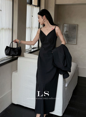 【勺一橘】黑标极简大牌女装2025 秋新款时尚v领吊带连衣裙30296#