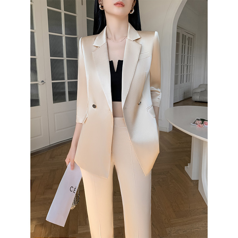 高级感西装套装女炸街修身显瘦夏季新款时尚气质休闲纯色西服薄款