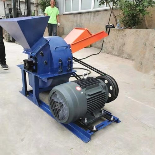 碎枝机果园树枝木材粉碎机小型园林移动柴油木屑物业破碎碎木机