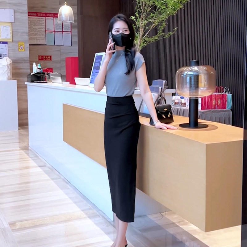 黑色不规则褶皱半身裙女2025夏季新款高腰开叉显瘦遮胯西装包臀裙