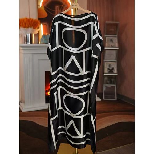 2024新款夏季新中式穿搭度假风缎面围巾披肩连衣裙两穿(120X85CM)