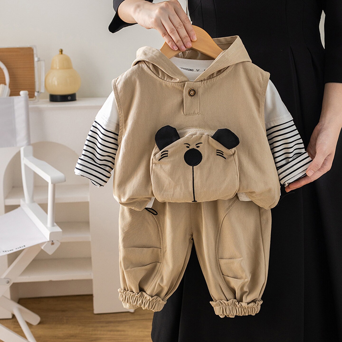 男女童春秋装套装2025新款洋气童装宝宝韩系工装马甲卫衣三件套