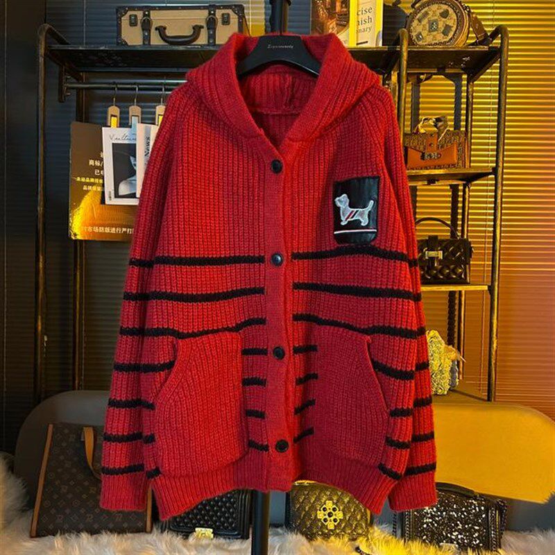 中长款红色连帽毛衣外套女款慵懒高级感2025新款春季宽松针织开衫