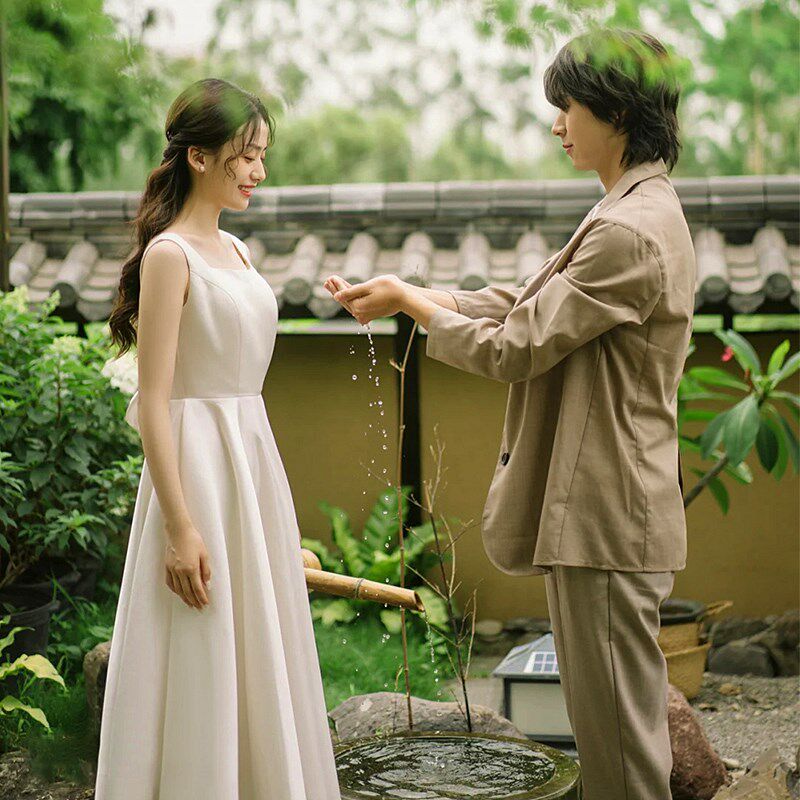 轻婚纱连衣裙日常旅拍简约森系赫本吊带2023新款缎面出门纱小礼服