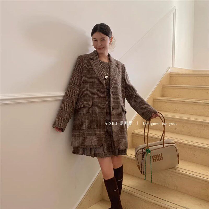 爱西里秋冬新款法式气质高级感格子西装外套复古背心连衣裙两件套