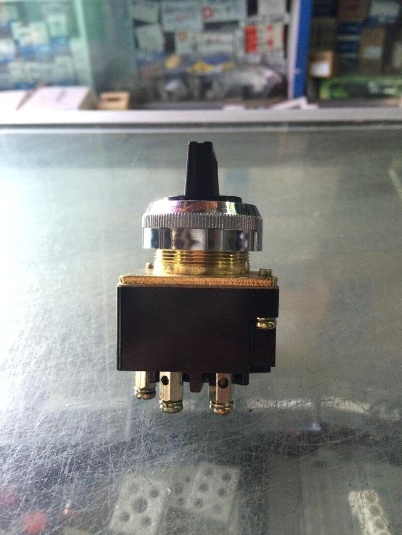 上海仪表元件厂LS2-2-3 主令开关 2档3脚 3挡4脚主令旋钮 口径30