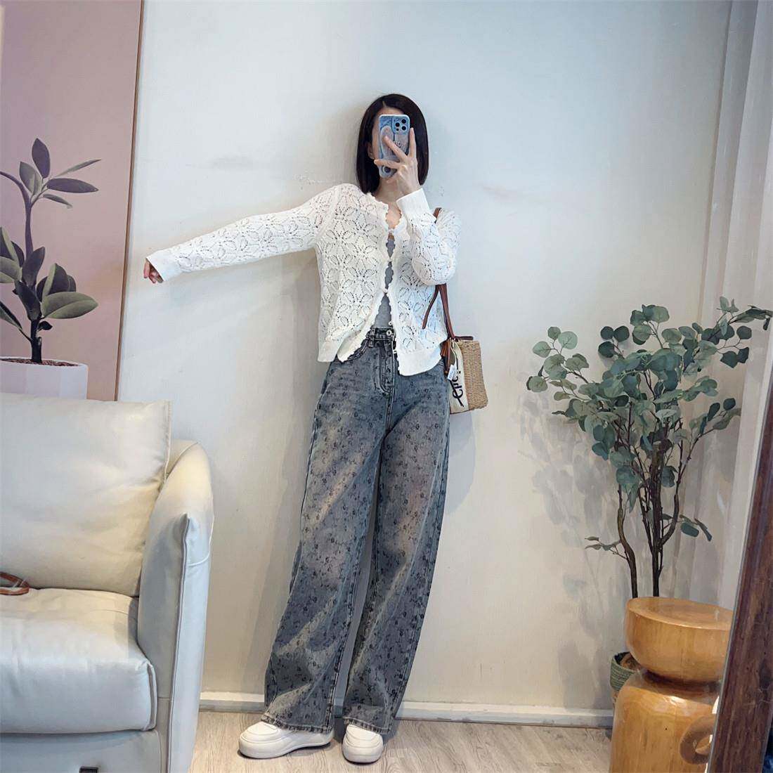 珍斯斯TWL好莱美温柔而清新亚麻赛尔一字领套头珠扣钩花开衫