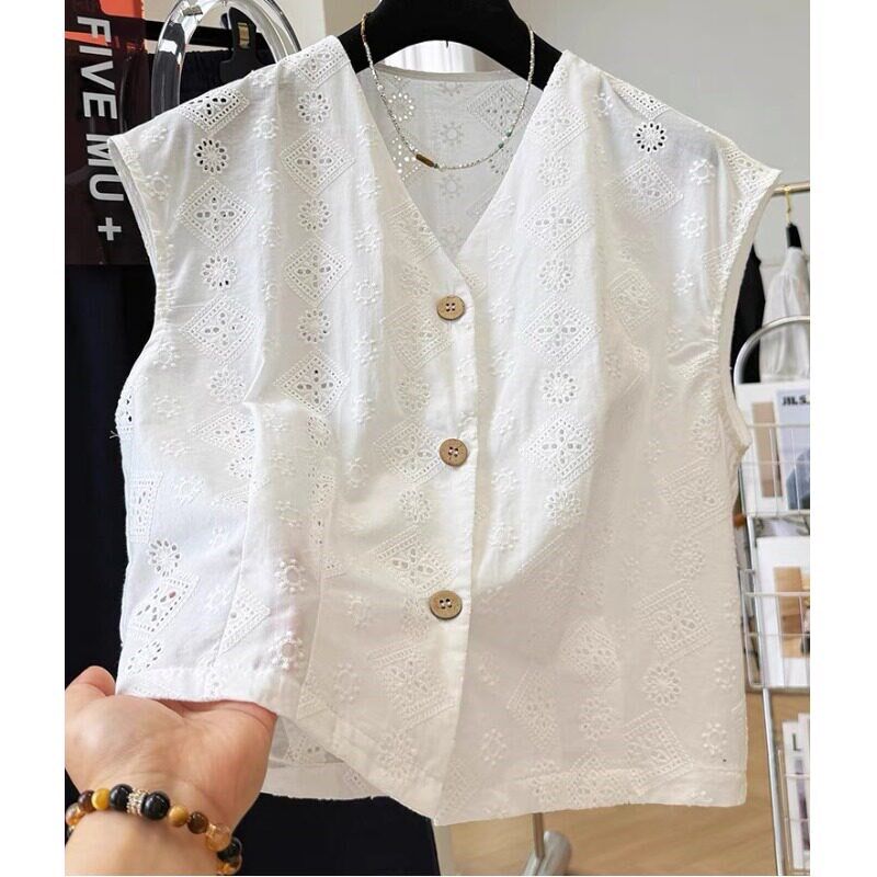 高级感镂空刺绣V领马甲背心女夏季薄款洋派时髦显瘦外穿无袖上衣