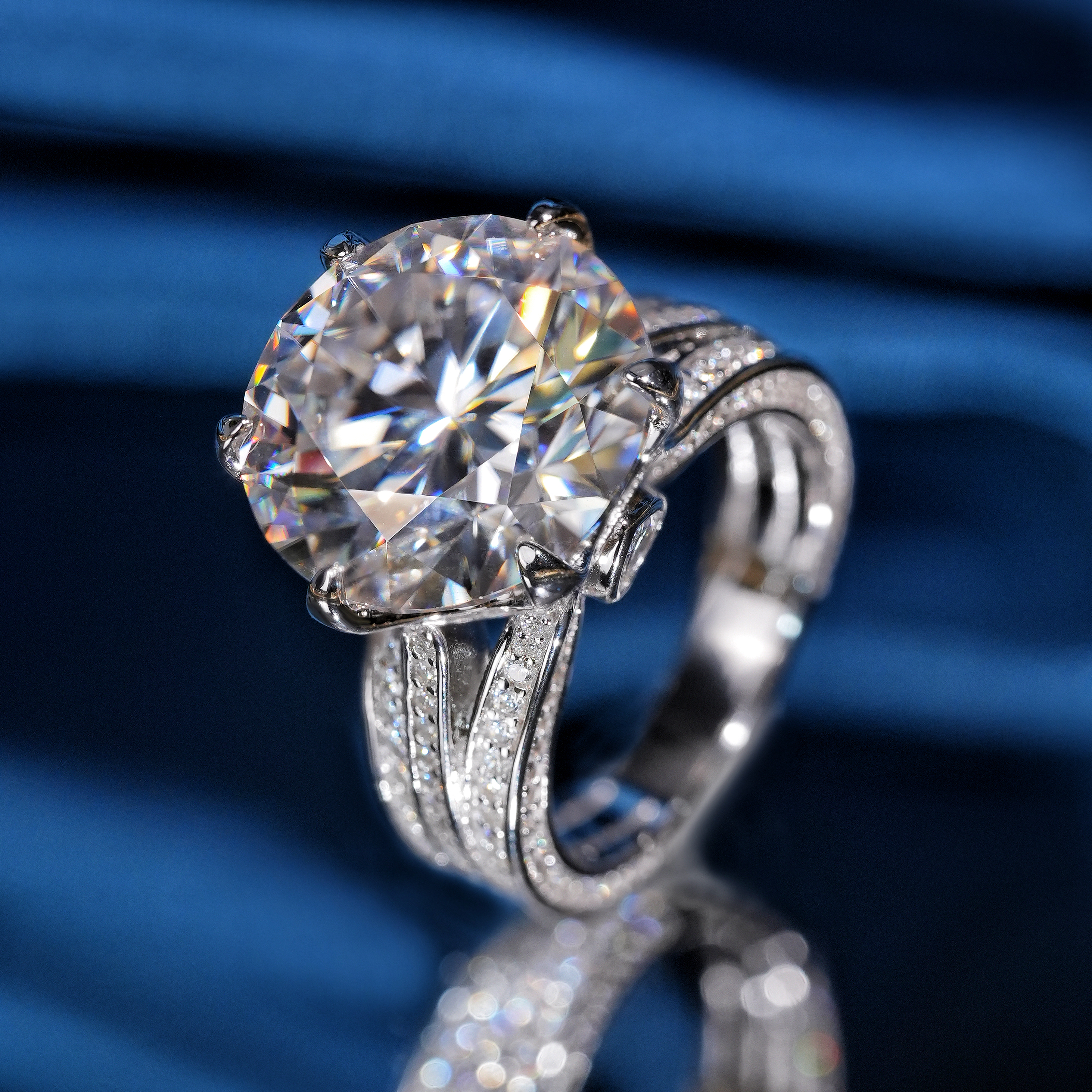 莫桑钻戒石八心八箭正圆钻戒