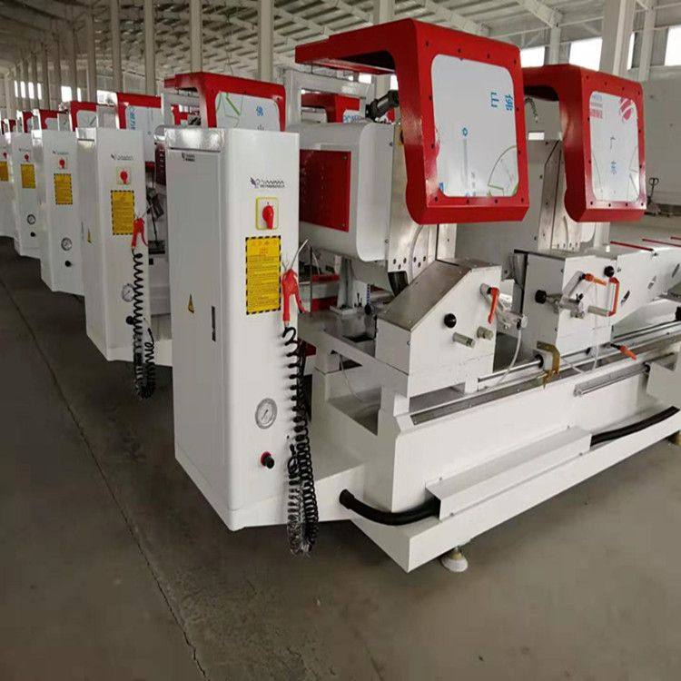 一套断桥铝门窗加工设备有几台机器 精密锯  组角机  端面铣 冲床