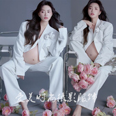 套装 2022影楼展会新款 简约白西装 艺术照时尚 孕妇拍照摄影主题服装