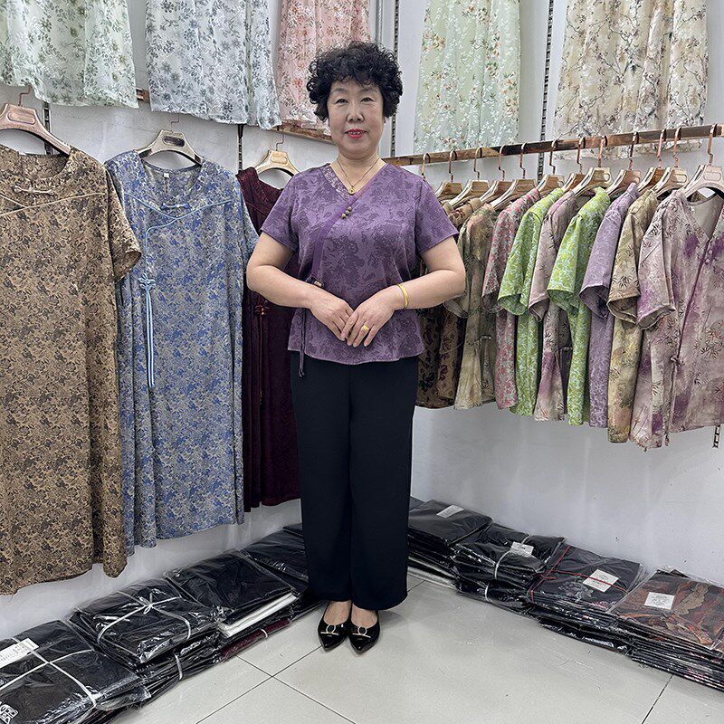 2024妈妈夏装V领真丝新中式旗袍式小衫女50岁60短袖T恤洋气两件套