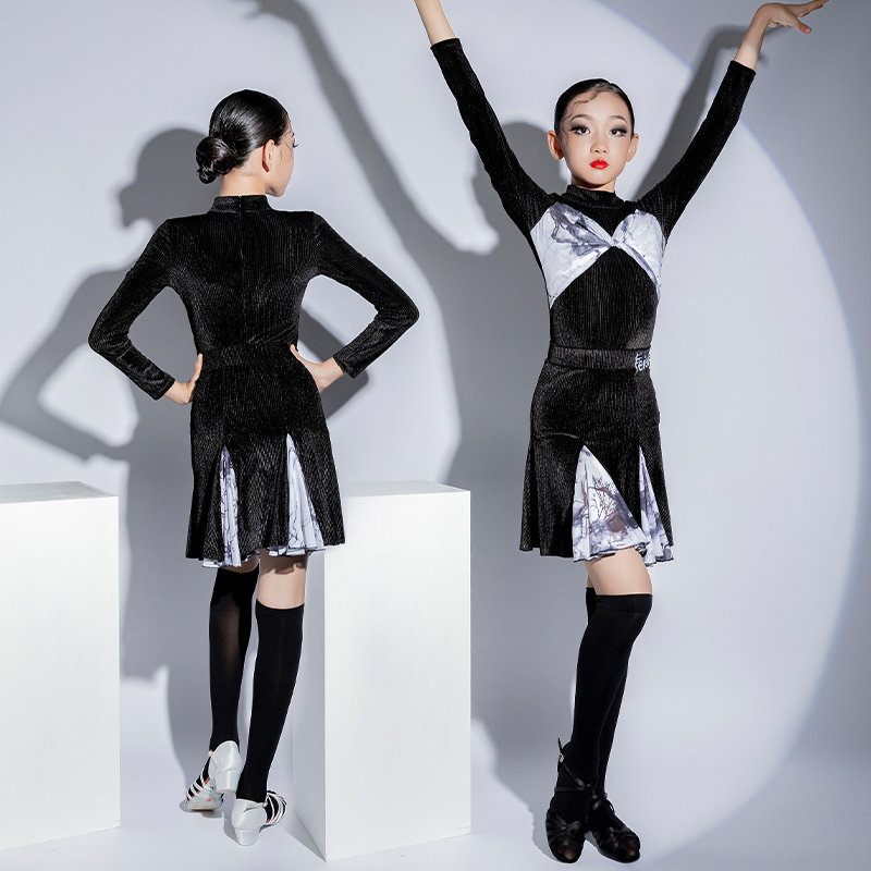 拉丁舞服儿童女秋冬季长袖丝w绒两件式套装幼儿专业比赛规定练功