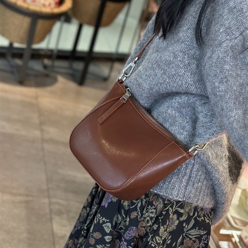 真皮包包女士2025春夏新款高级感小众小包头层牛皮女包单肩斜挎包