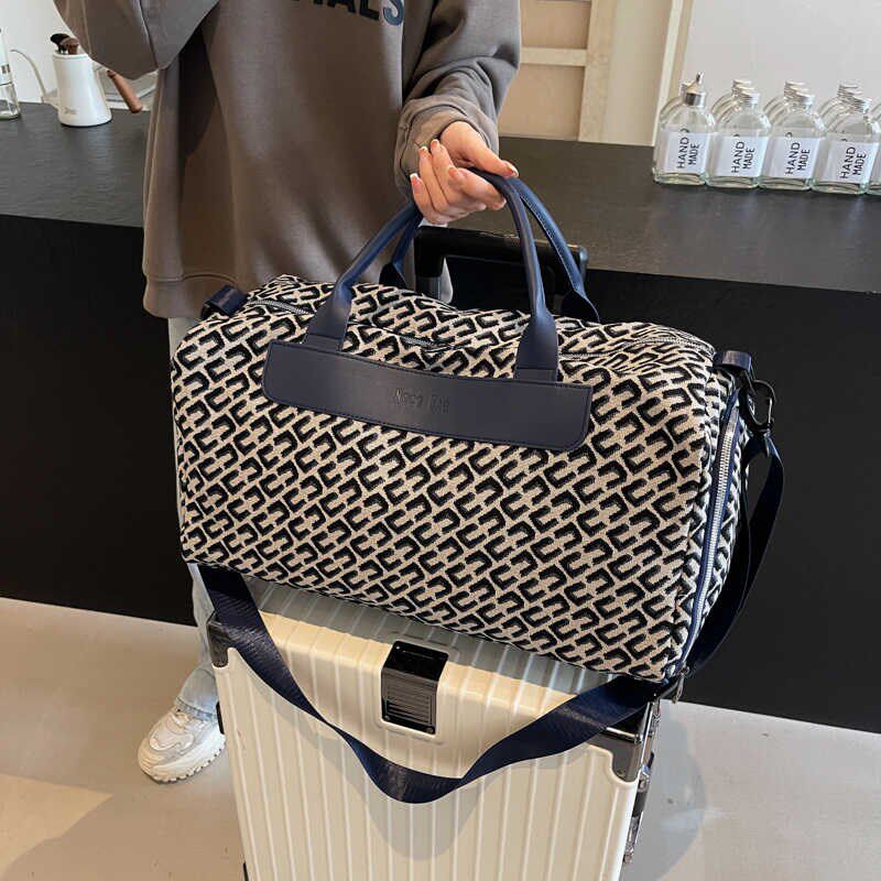 短途旅行包女轻便高颜值大容量带鞋位干湿分离运动便携学生行李袋