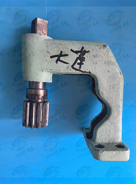 大连机床集团CW61m63C CW6180C车床尾架进给齿轴 支架 摇手柄