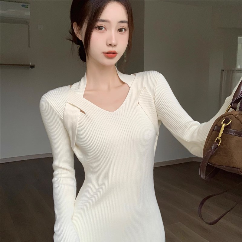 法式V领挂脖针织连衣裙秋冬修身显瘦气质内搭中长款打底裙毛衣裙
