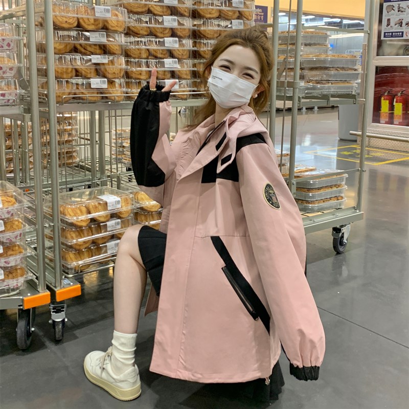 粉色连帽冲锋衣外套春秋女2025新款韩版复古港味宽松减龄短款夹克
