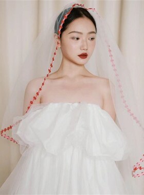 红色花边个性小众多巴胺通透头纱新娘影楼摄影样片跟妆主题配饰品