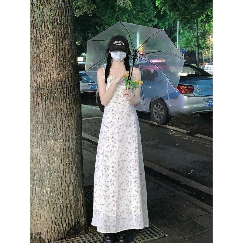 法式茶歇纯欲风碎花吊带连衣裙子仙女收腰气质设计高级感长裙夏季