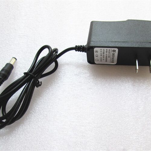 12V1000MA蓄电池圆孔充电器 12V1A圆头音响喷雾器圆孔充电器