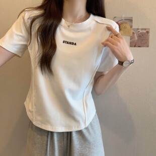 大码白色正肩短袖t恤女夏胖mm显瘦遮肚短款不规则独特漂亮小上衣