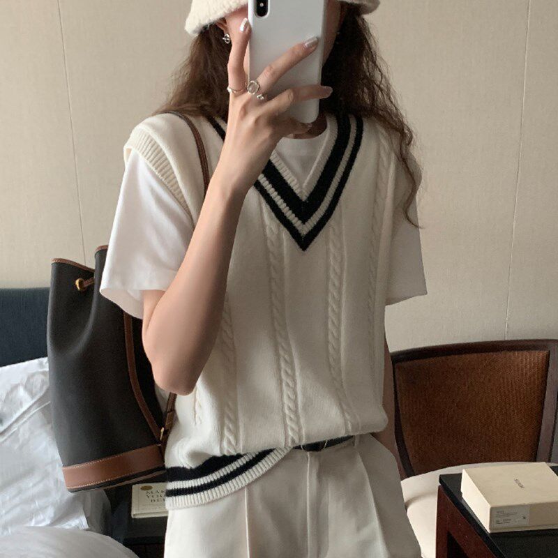 学院风撞色V领针织马甲女早春新款2024叠穿坎肩无袖毛衣背心外搭