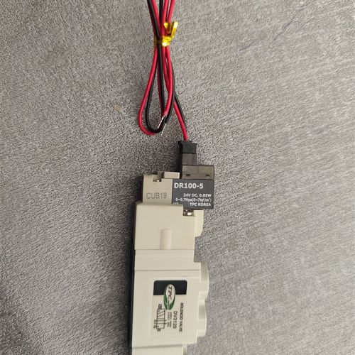 TPC注塑01机械手5H配件4GD219-E2CC/CKD电磁阀C6-E2C-3气动DV3120