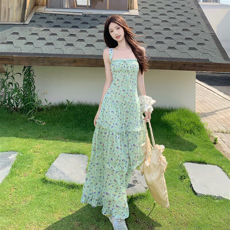 薄荷绿色碎花吊带连衣裙女夏多巴胺泰式千金海边度假沙滩蛋糕长裙